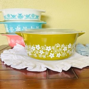 PYREX Spring Blossom 475 Casserole Dish